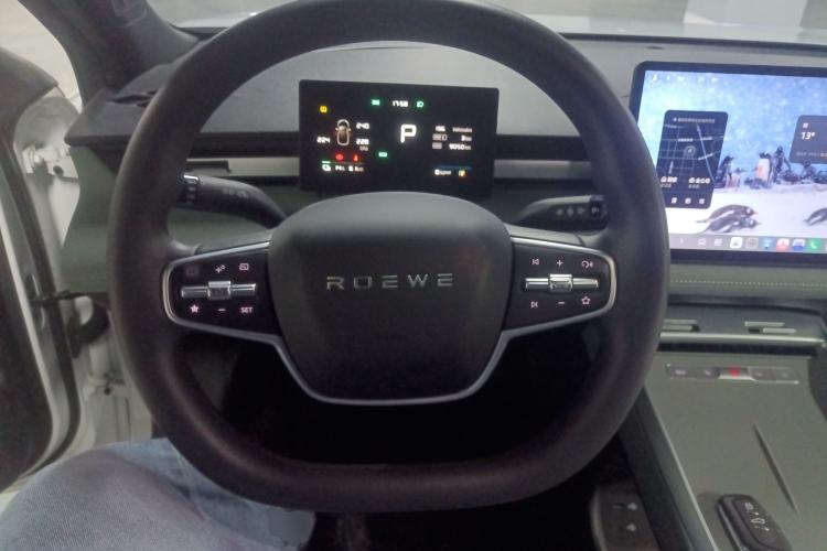 Used Roewe D6 2025 450km Deluxe Edition
