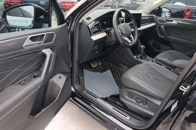 Used Volkswagen Tiguan L 2022 330TSI Automatic Two-Wheel Drive R-Line Enhanced Edition
