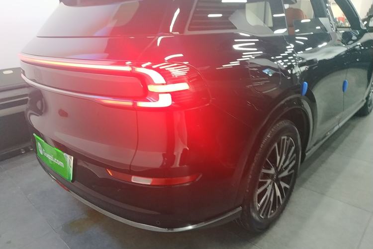 Used  Q07 2025 215 Flagship PLUS
