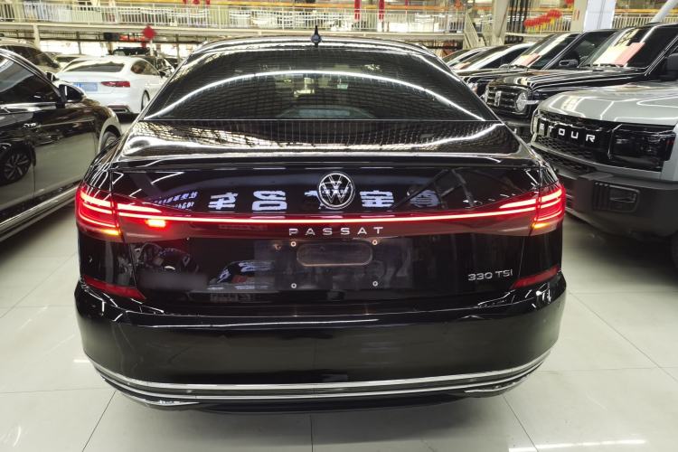 Used Volkswagen Passat 2023 Facelift 330TSI Luxury Edition
