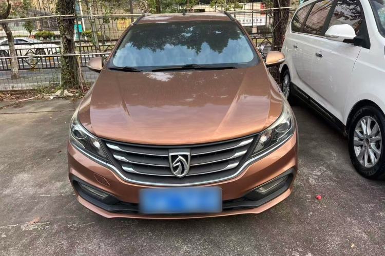 Used Baojun 310W 2017 1.5L Manual Fashion Model China V
