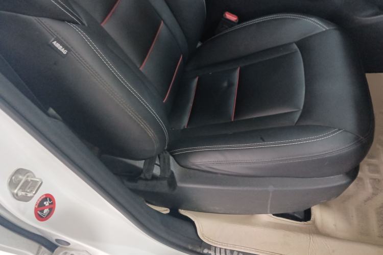 Used Geely Auto Emgrand X7 Sport 2020 1.8TD DCT Two-Wheel Drive Smart Connect 4G-Enabled Version
