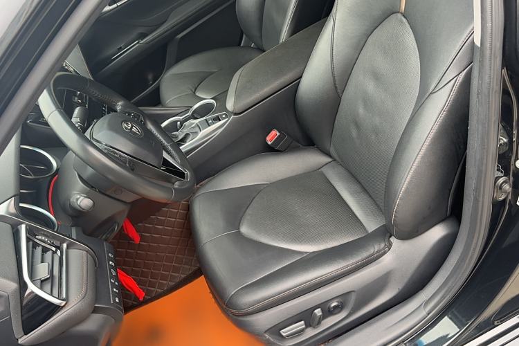 Used Toyota Camry 2021 2.0G Luxury Edition
