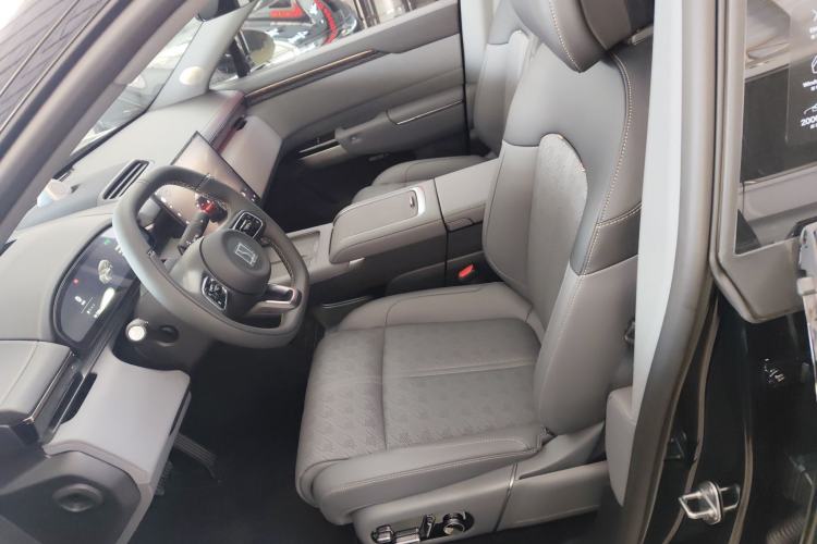 Used Zeekr 7X 2025 100 kWh Long-Range Rear-Wheel Drive with Intelligent Driving Features