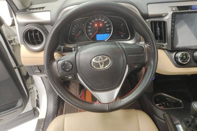 Used Toyota RAV4 2016 2.0L CVT Two-Wheel Drive Urban Edition China V Standard
