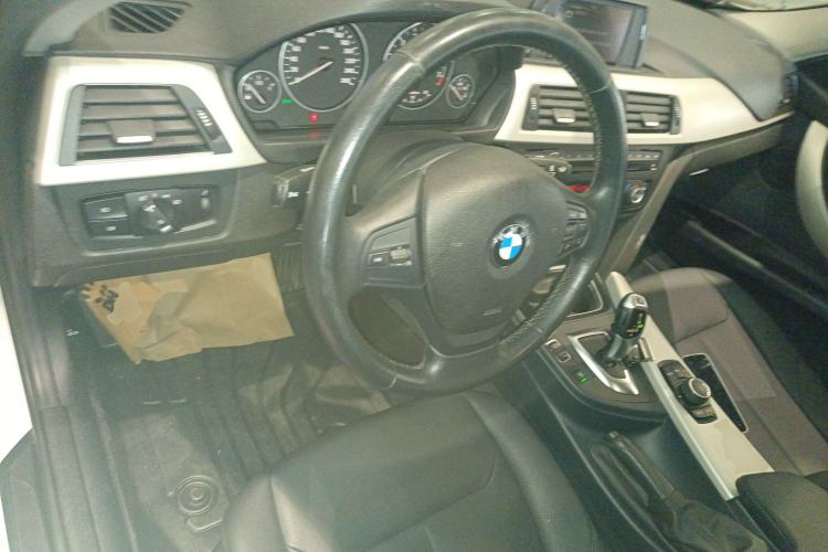 Used BMW 3 Series 2015 320i Luxury Line Stylish Edition
