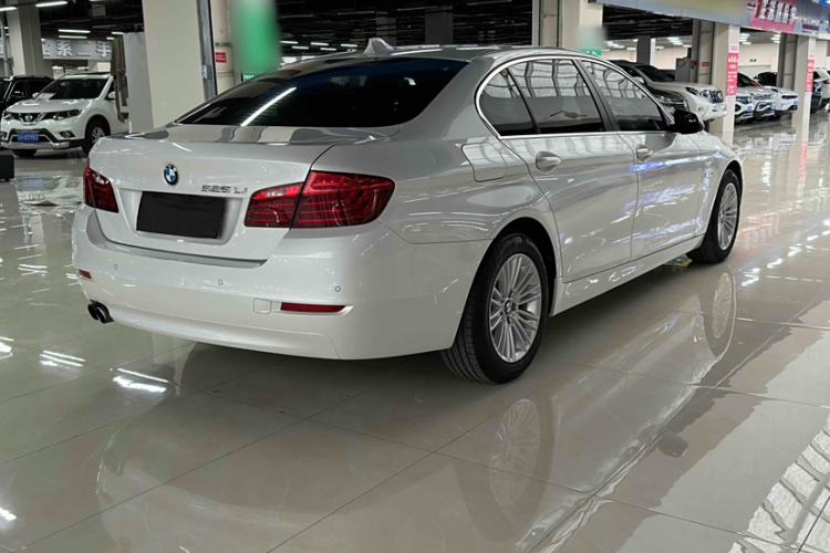 Used BMW 5 Series 2014 525Li Leading Model
