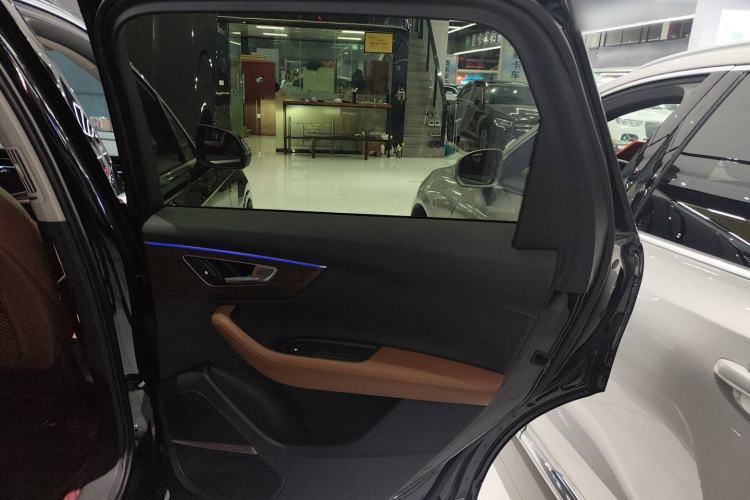 Used Audi Q7 2022 55 TFSI quattro S line Sport model
