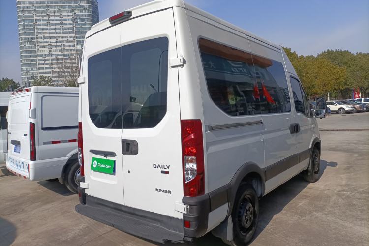 Used Iveco Eurocargo 2021 2.0T Manual Super-Rui Short Wheelbase High-Roof Side-Sliding Door F1A
