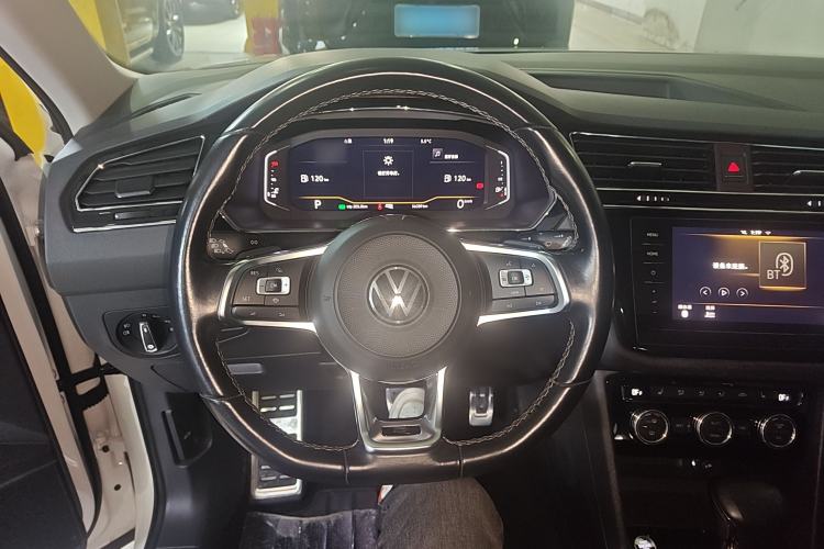 Used Volkswagen Tiguan L 2021 330TSI Automatic Two-Wheel Drive R-Line Enhanced Edition
