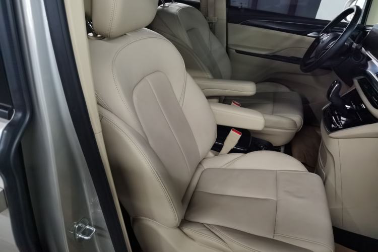 Used Buick GL8 2022 ES Landtrek 653T Luxury Edition
