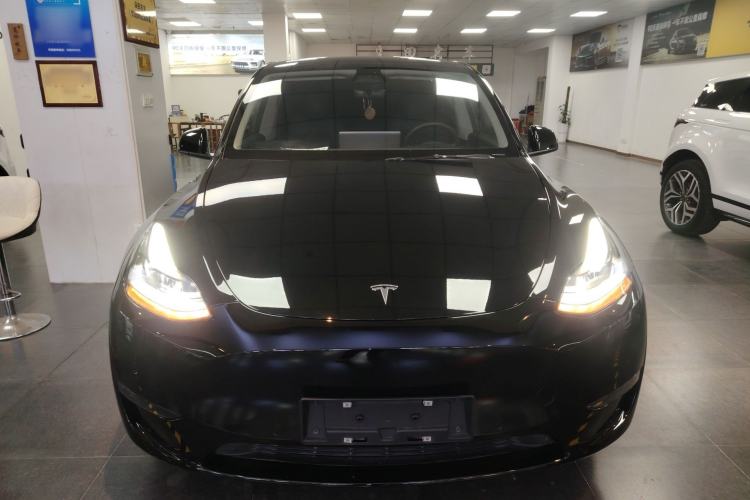 Used Tesla Model Y 2022 Long-Range All-Wheel-Drive Version
