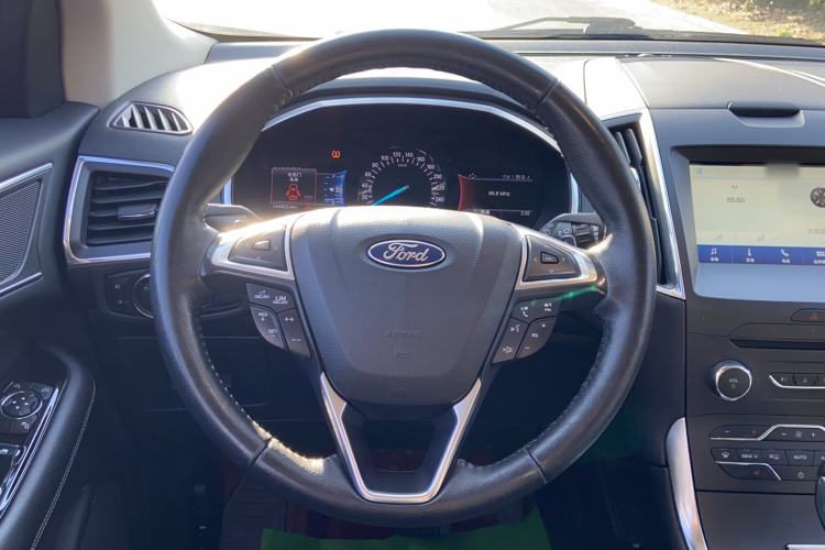 Used Ford Edge 2017 EcoBoost 245 Two-Wheel-Drive Sporty 7-Seater
