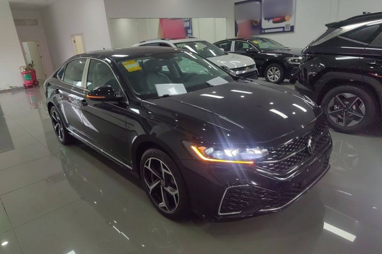 Used Volkswagen Passat 2025 Outstanding Model 330TSI Starry Elite Edition
