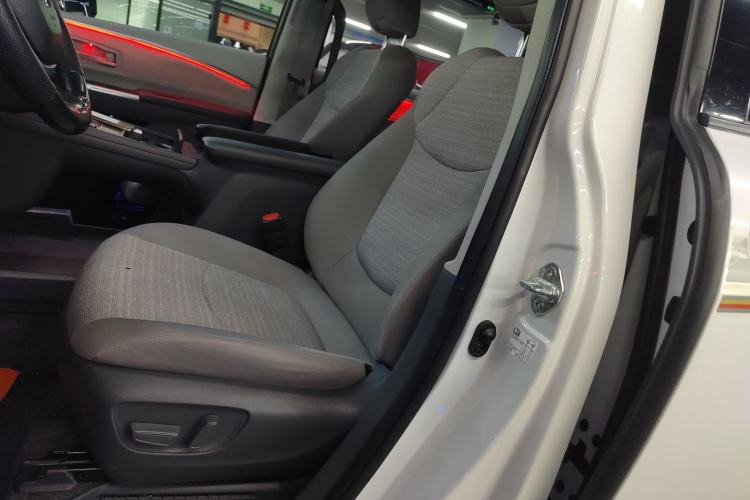 Used Toyota Sienna 2023 2.5L Hybrid Comfort Edition
