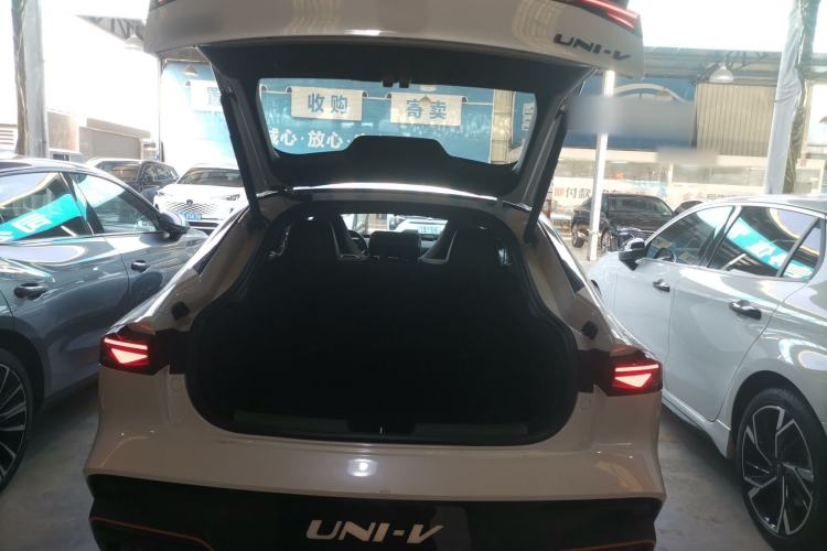 Used Changan UNI-V 