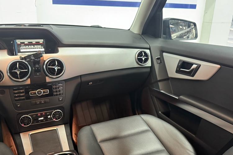 Used Mercedes-Benz GLK-Class 2013 GLK 300 4MATIC Dynamic Sunroof Model
