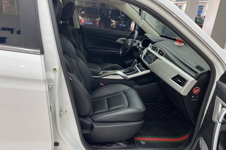 Used Geely Auto Emgrand X7 Sport 2018 1.8TD Automatic Two-Wheel Drive Smart Connect 4G Internet Edition
