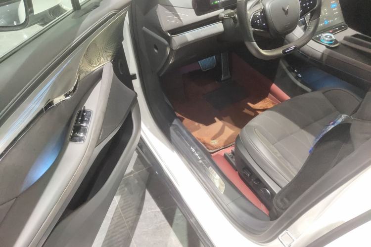 Used VOYAH PASSION 2024 PHEV Four-Wheel Drive Ultra-Long Range Flagship Model