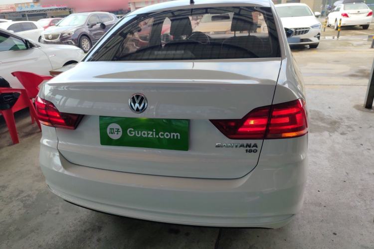 Used Volkswagen Santana 2016 1.6L Manual Fashion Edition
