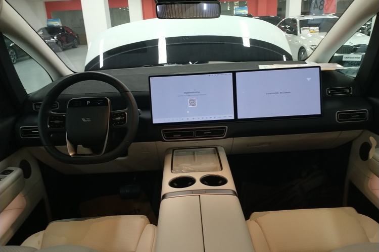 Used Li Auto MEGA 2025 Home Family Special Edition
