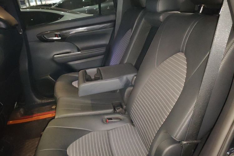 Used Toyota Crown Land Cruiser 2023 2.5L HEV Four-Wheel Drive Prestige Edition
