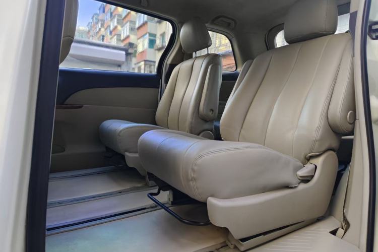 Used BYD M6 2013 2.0L Manual Comfort Edition
