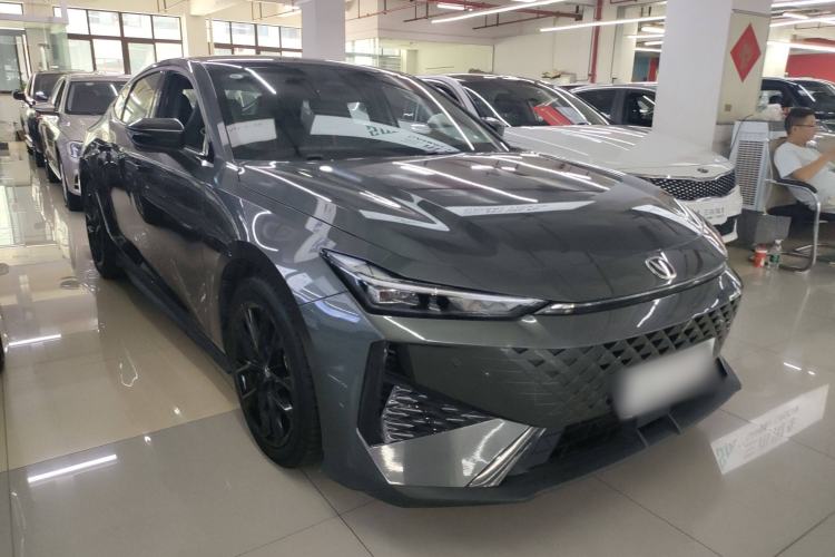 Used Changan UNI-V 2024 1.5T Prestige Edition
