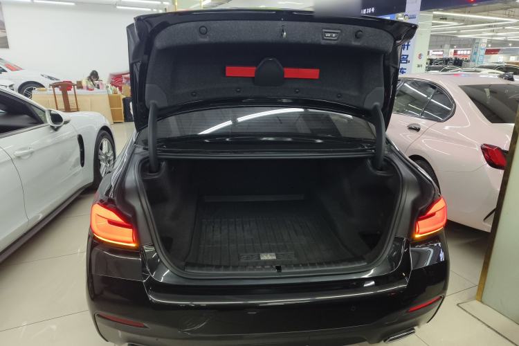 Used BMW 5 Series 2022 Second Facelift 530Li Luxury Version M Sport Package
