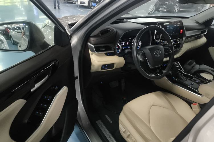 Used Toyota Highlander 2022 Dual-Engine 2.5L Two-Wheel Drive Prestige Edition 7-Seater
