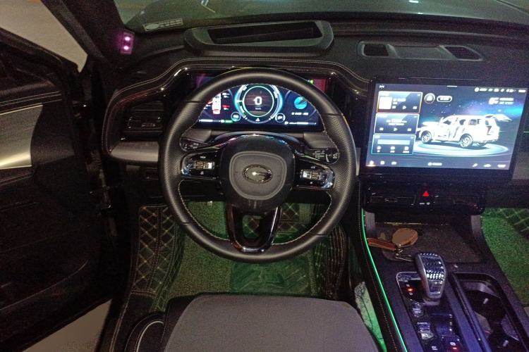 Used GAC Trumpchi GS8 2022 Dual-Engine Series 2.0TM Two-Wheel Drive Prestige Edition (7 Seats)
