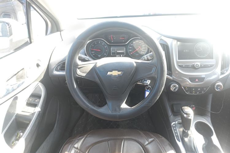 Used Chevrolet Cruze 2017 1.5L Automatic Pioneer Sunroof Edition
