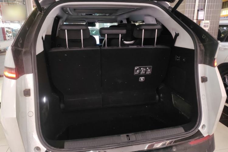 Used XPeng X9 2024 640 All-Wheel Drive High-Performance Max
