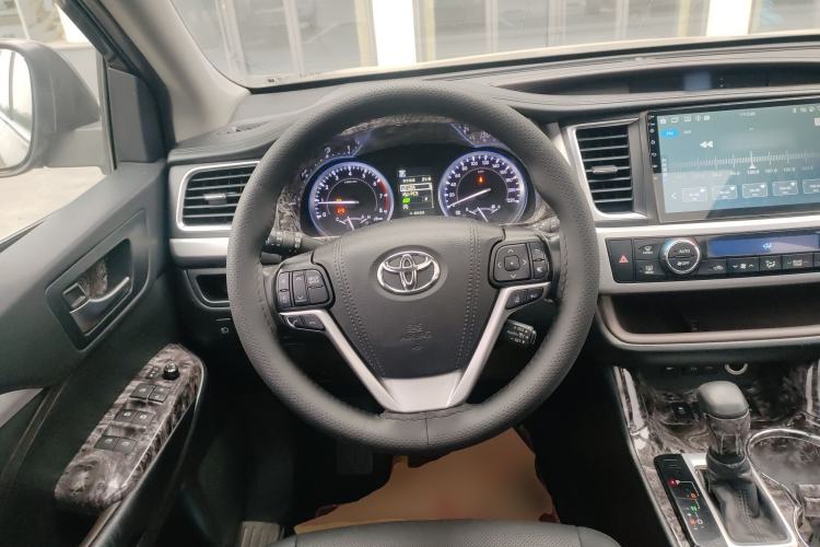 Used Toyota Highlander 2018 2.0T Four-Wheel Drive Luxury Version 7 Seats China VI Standard
