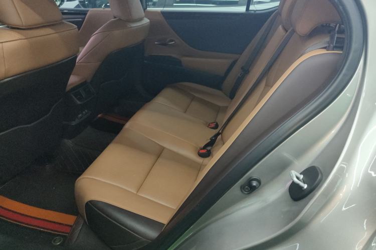 Used Lexus ES 2020 200 Excellence Edition
