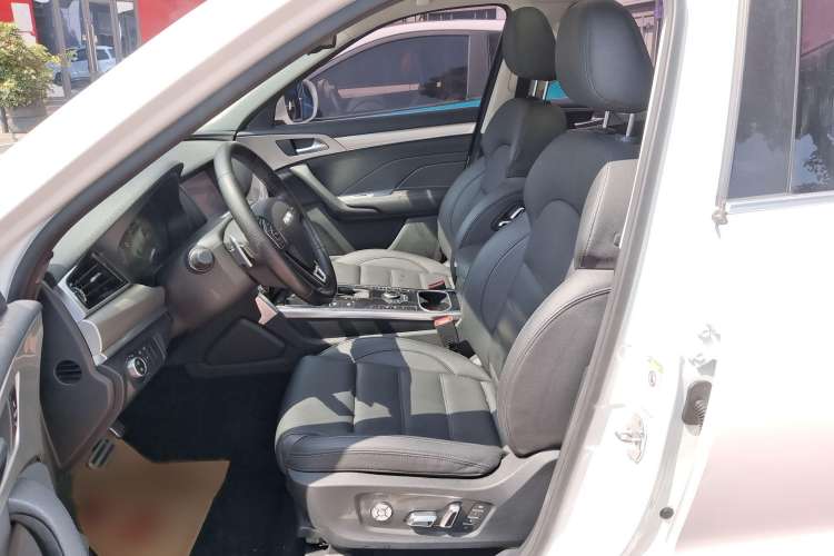 Used Haval H7 2017 Red-Label H7 2.0T Automatic Prestige Model
