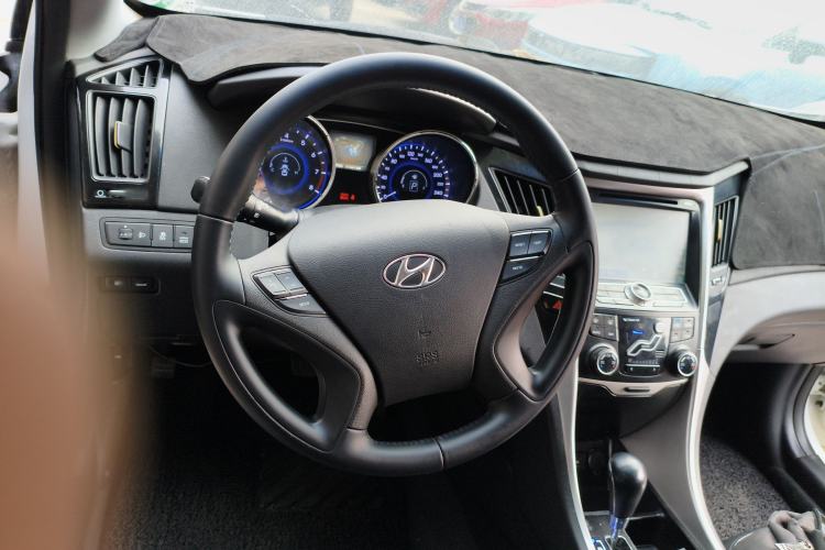 Used Hyundai Sonata 2014 2.0L Automatic Luxury Edition
