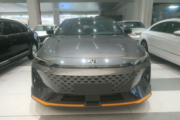 Used Changan UNI-V 2025 1.5T 500Bar Prestige Sporty Version