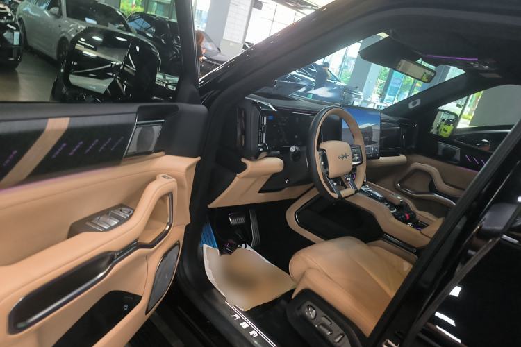 Used  Leopard 8 2025 Smart & Brave Flagship Edition 7 Seats
