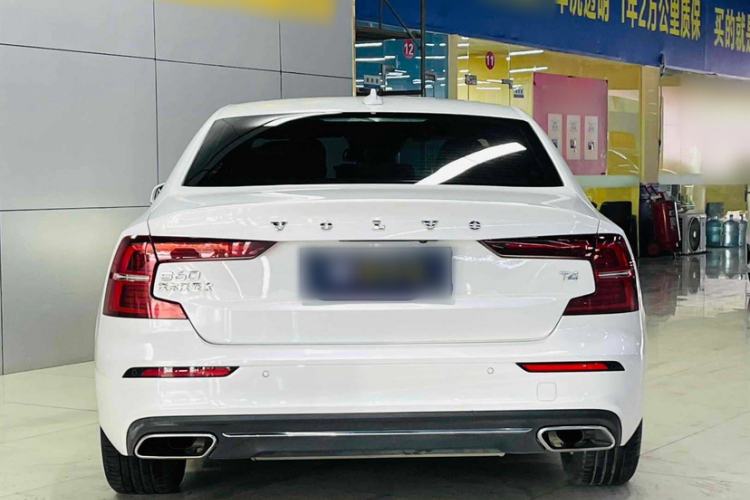 Used Volvo S60 2021 T4 Zhiyi Luxury Edition
