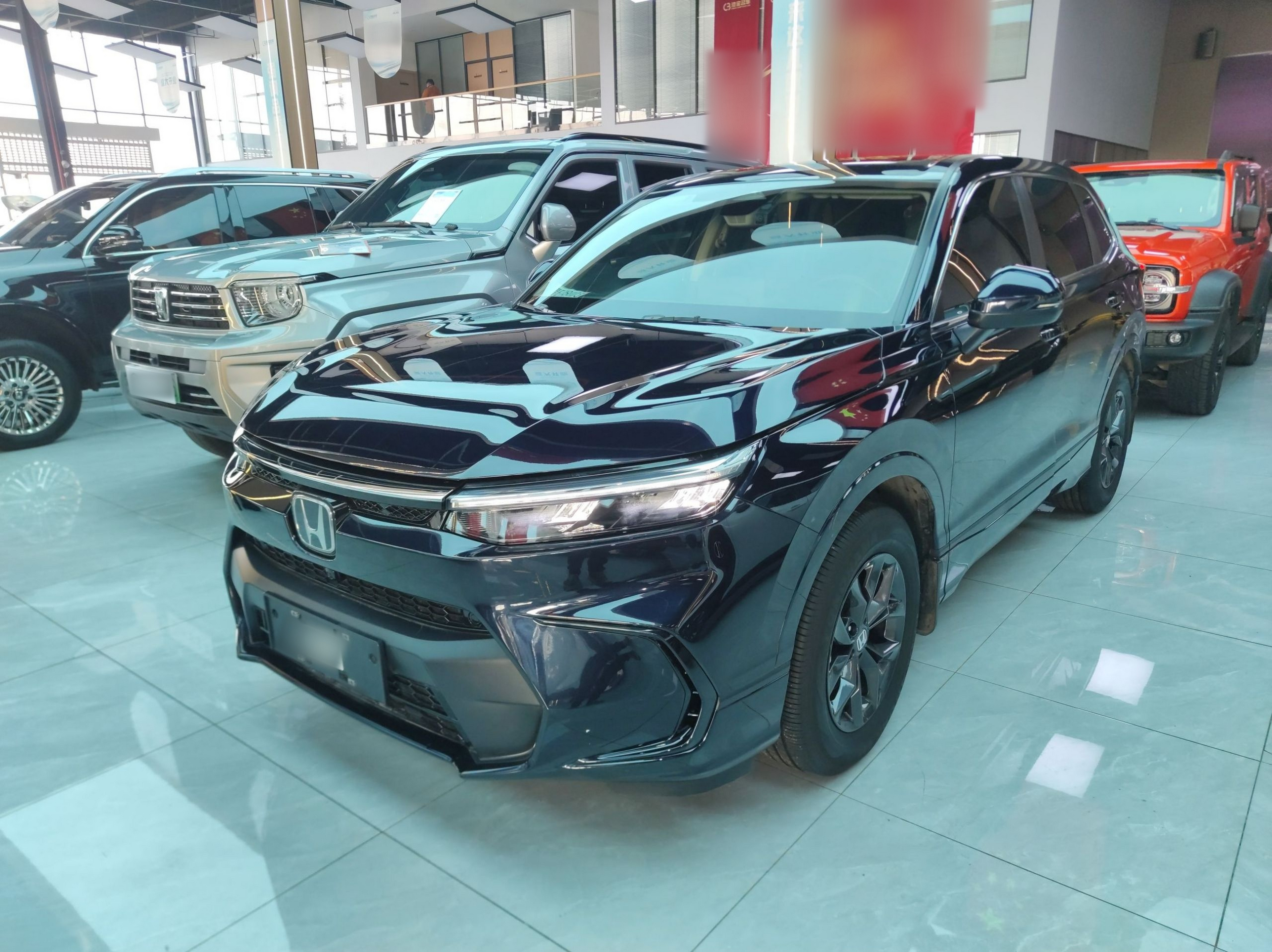 Под передней частью автомобиля