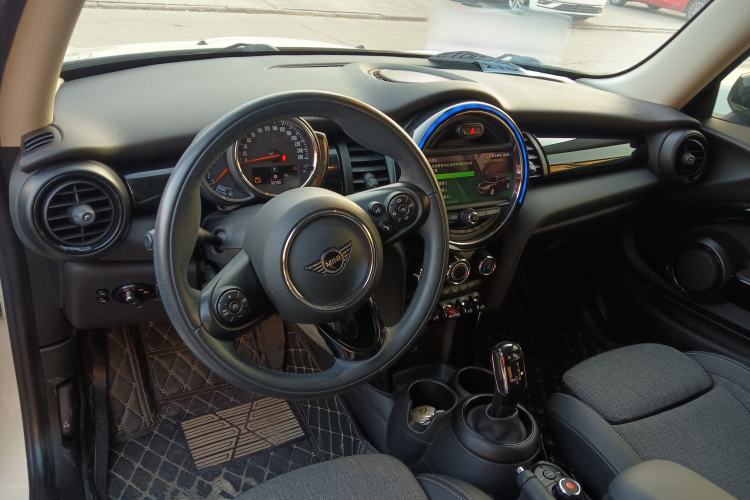 Used  MINI 2019 1.5T COOPER Classic Edition
