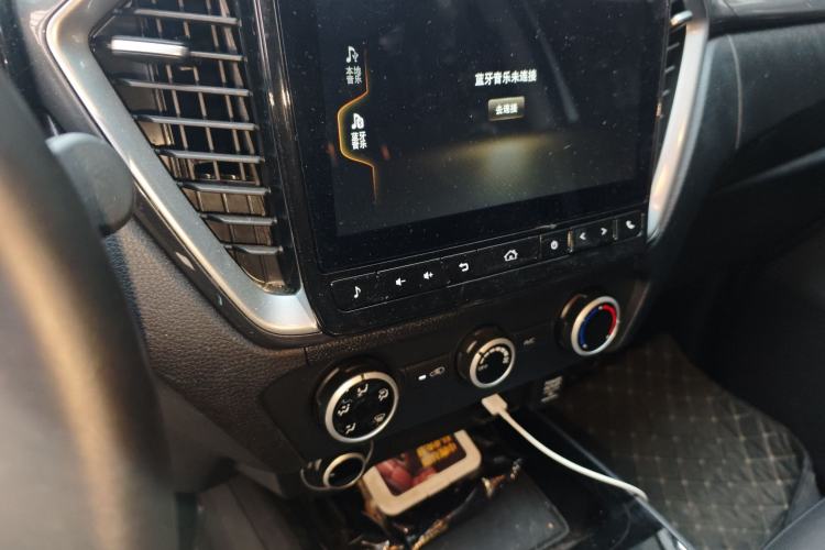 Used Isuzu D-MAX 2023 2.5T Automatic Two-Wheel Drive Diesel Standard Wheelbase Lingdong Edition