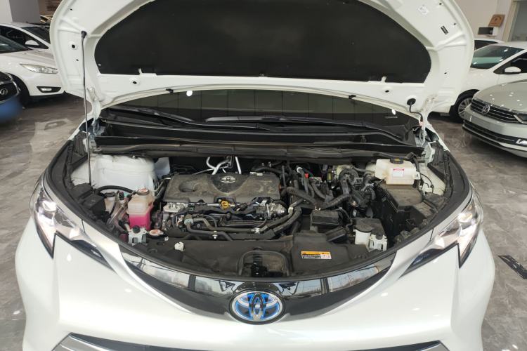 Used Toyota Sienna 2023 2.5L Hybrid Platinum Edition
