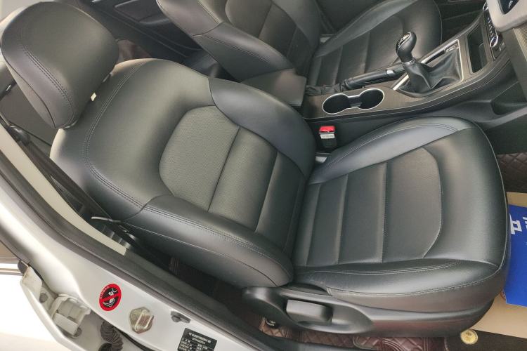 Used Geely Auto Vision 2019 Upgraded Model 1.5L Manual Luxury Version China VI Standard
