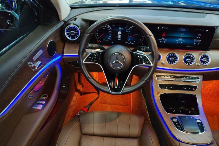 Used Mercedes-Benz E-Class 2023 Facelift E 260 L
