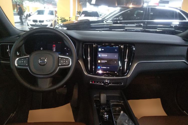 Used Volvo S60 2025 B4 Zhiyi Luxury Edition
