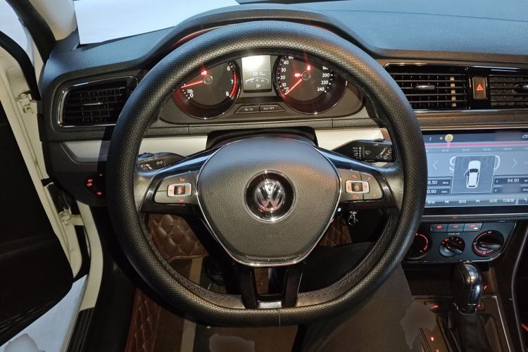 Used Volkswagen Gran Lavida 2015 230TSI DSG Comfort Edition
