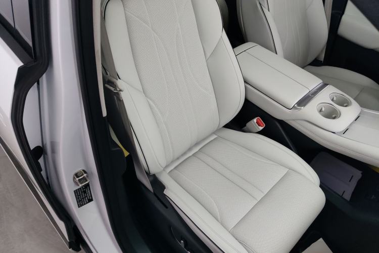 Used XPeng X9 2024 640 All-Wheel Drive High-Performance Max
