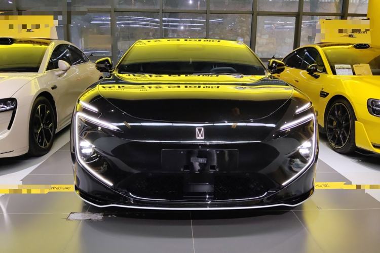 Used  11 2025 Ultra Extended-Range Edition
